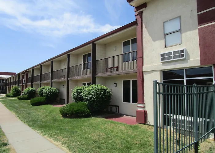 Boutique hotel only: Red Lion Inn & Suites Kc Sports Complex Independence Mo